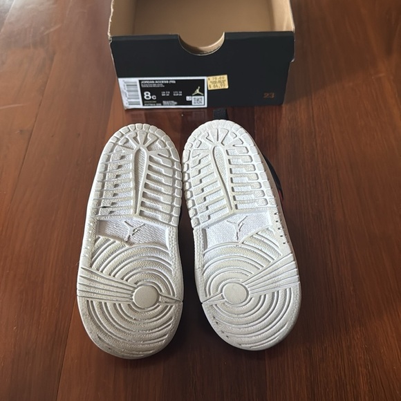 Air Jordan Access Black/Red (TD) Size: 8 Toddler - Picture 7 of 9